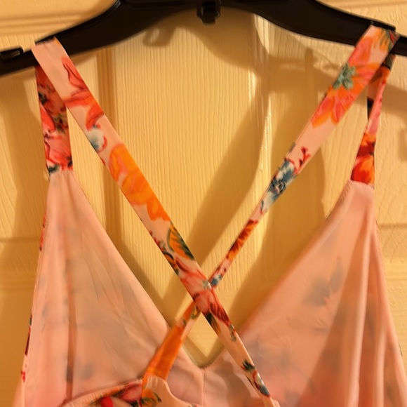 Spring dress - Picture 3 of 4